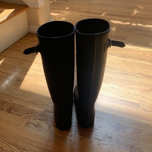 HUNTER Women’s Rain Boots Tall - Picture 4 of 6